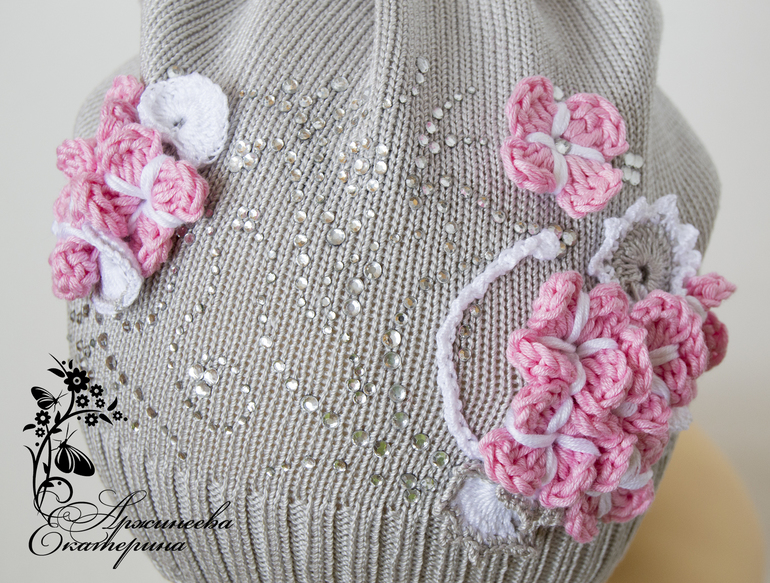 Весенние шапочки для Анны...