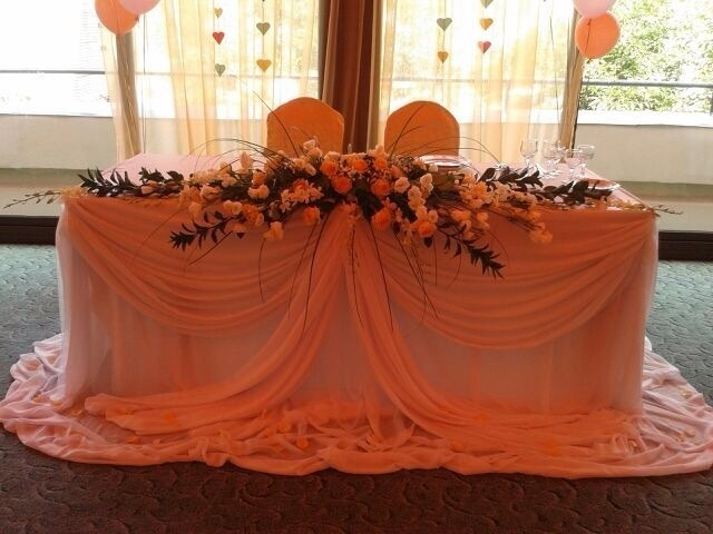 Оформление цветами, тканью, шарами выездных регистраций, ресторанов, помощь в организации