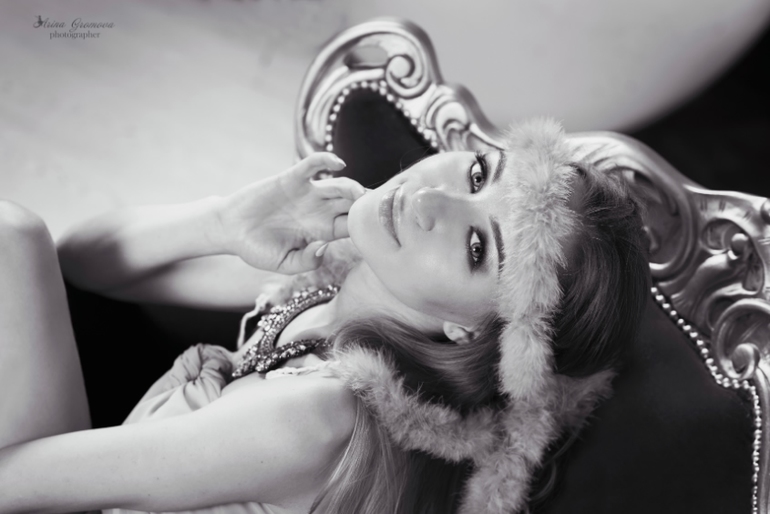 Про загадочную девушку!