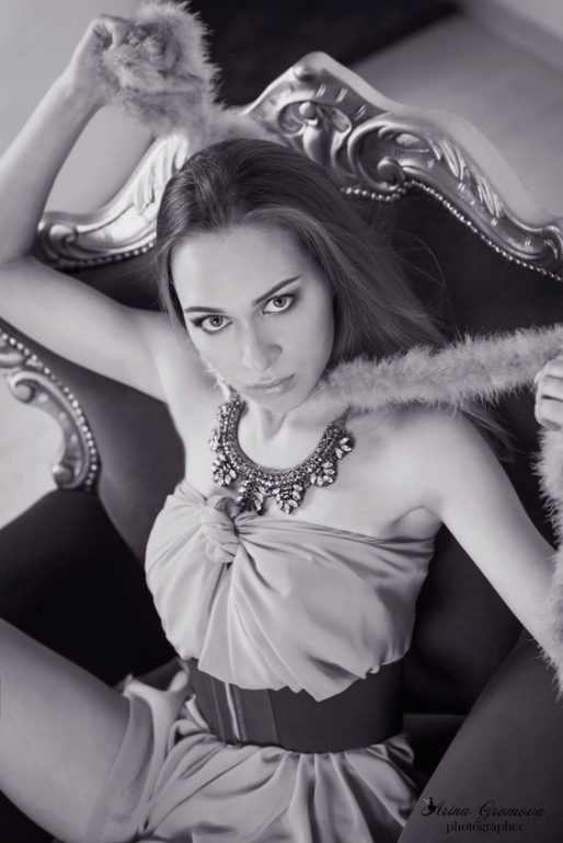 Про загадочную девушку!