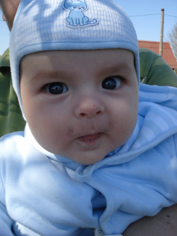 Малыш и праздник :)