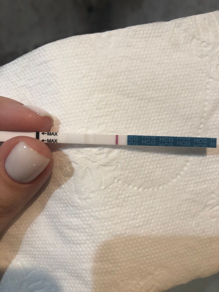 Может ли в середине цикла кровит. Кровомазания в середине цикла. Имплантационное кровотечение беременность. Видиление кравинистие. Может ли в середине цикла кровит.