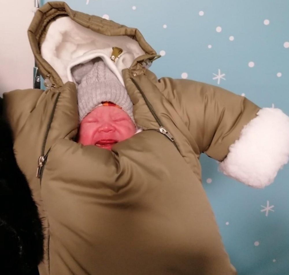 Выписка из роддома зимой: как одеть малыша?