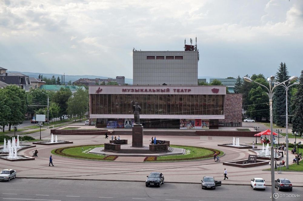 Площадь марий нальчик. Площадь Марии Нальчик. Памятник Марии в Нальчике. Площадь 400 летия Нальчик.