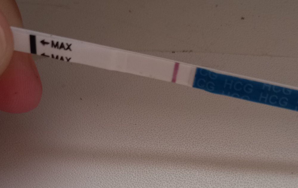 Пропадаю тест. Сильные реагенты после высыхания на тесте. Тест на самопознание. Отрицательный тест мама чек. Показывает ли тест внематочную беременность.
