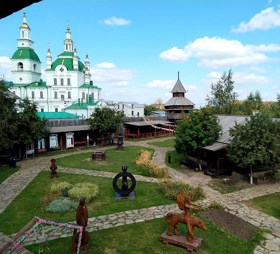 Ялуторовск тобольск. Тобольск ялуторовск. Г тобольск тюменской области. Сретенская площадь ялуторовск. Абалак тобольск осень.