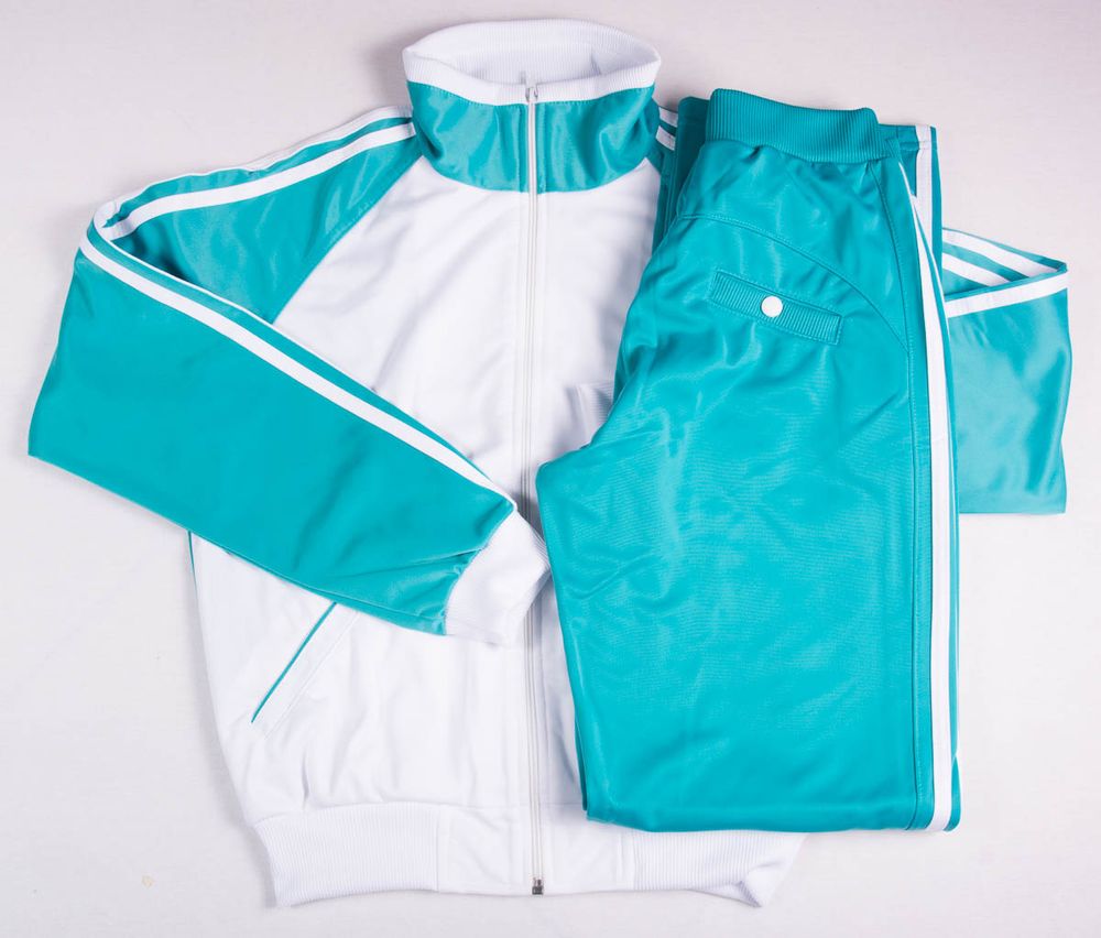 Спортивный костюм какой цвет