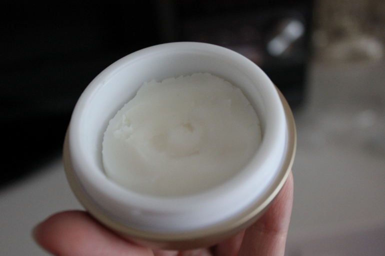 Золотое яйцо от Tonymoly